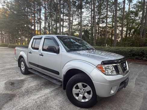 Used 2013 Nissan Frontier SV w/ SV Value Truck Pkg RWD image 1