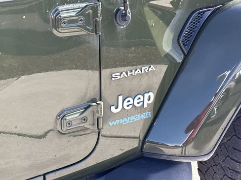 Used 2021 Jeep Wrangler Unlimited Sahara w/ Cold Weather Group image 9