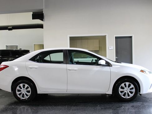 Used 2014 Toyota Corolla L FWD image 2