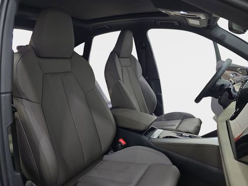 Certified 2025 Audi Q5 Premium Plus w/ Premium Plus image 12