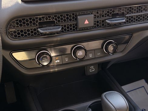 Certified 2023 Honda HR-V LX image 24