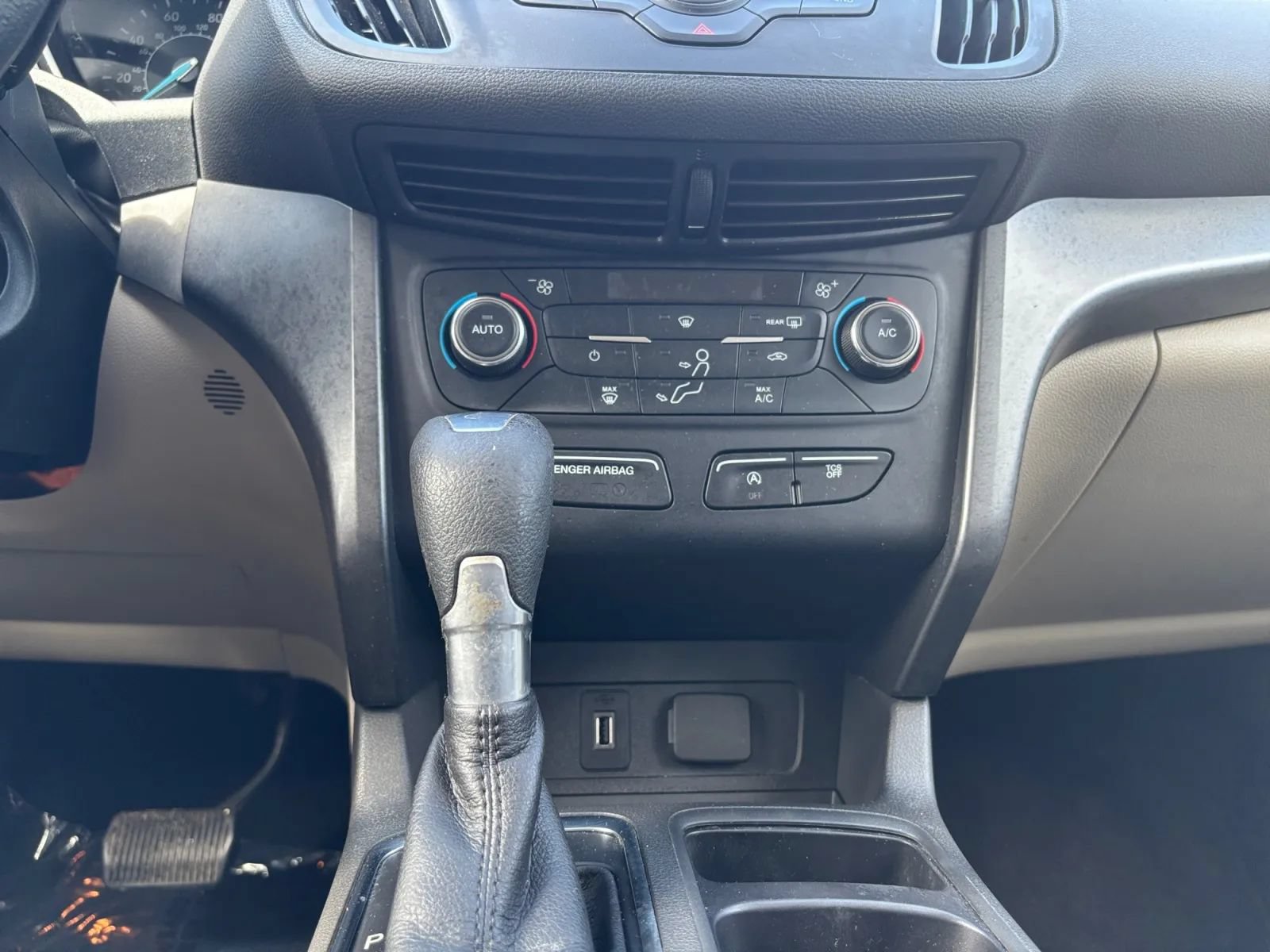Used 2017 Ford Escape SE FWD image 12