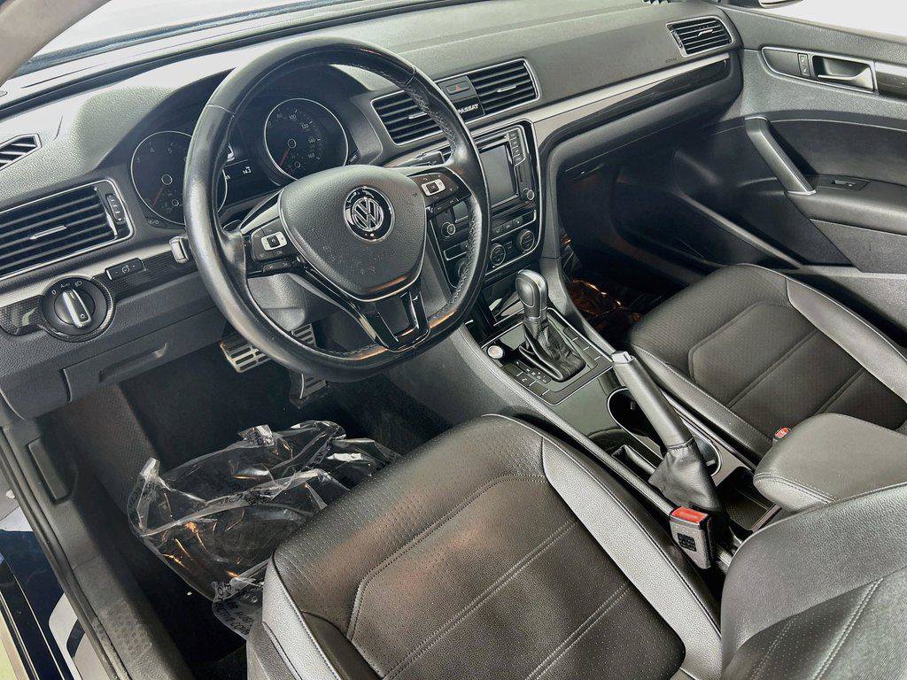 Used 2019 Volkswagen Passat 2.0T SE R-Line FWD image 9