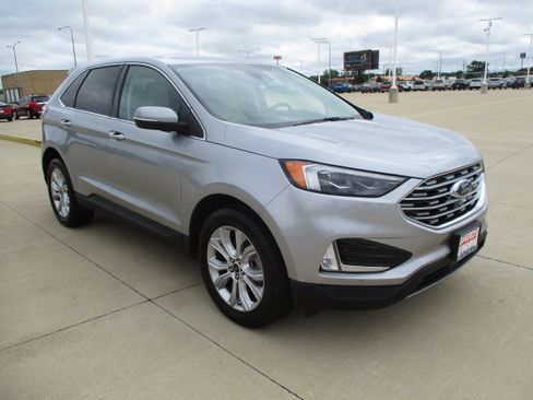 Used 2024 Ford Edge Titanium w/ Equipment Group 301A AWD/4WD image 9