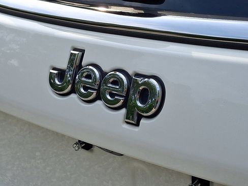 Used 2018 Jeep Compass Latitude w/ Popular Equipment Group image 16