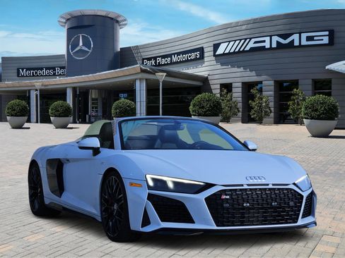 Used 2020 Audi R8 V10 w/ Carbon Exterior Package image 2
