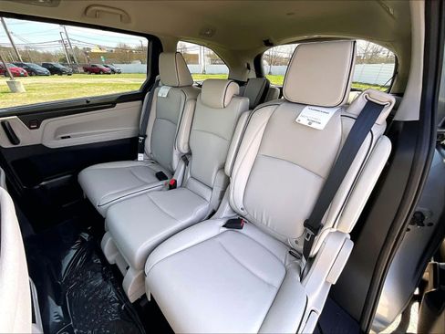 New 2026 Honda Odyssey Touring image 15