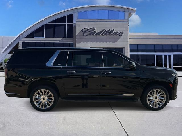 Used 2022 Cadillac Escalade ESV Premium Luxury RWD image 4