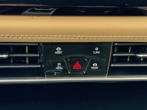 Used 2024 Volkswagen Atlas Cross Sport SE w/ Panoramic Sunroof Package AWD/4WD image 17
