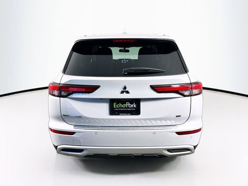 Used 2024 Mitsubishi Outlander SE image 7