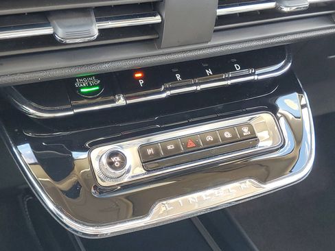 Certified 2023 Lincoln Corsair AWD w/ Equipment Group 101A image 18