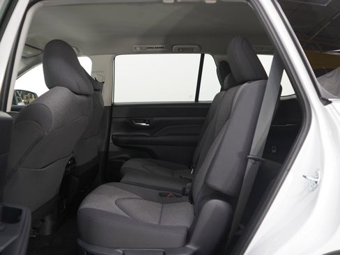 Used 2025 Toyota Grand Highlander FWD image 19