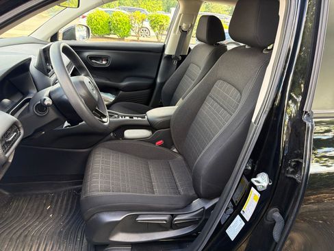 Used 2024 Honda HR-V LX image 8