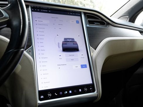 Used 2016 Tesla Model X 70D AWD/4WD image 21