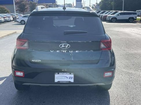 Used 2024 Hyundai Venue SEL FWD image 6