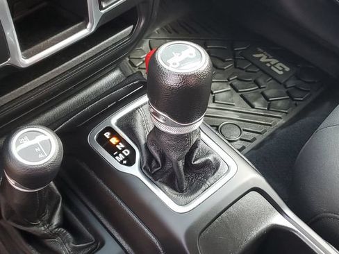 Used 2018 Jeep Wrangler Unlimited Sport AWD/4WD image 32