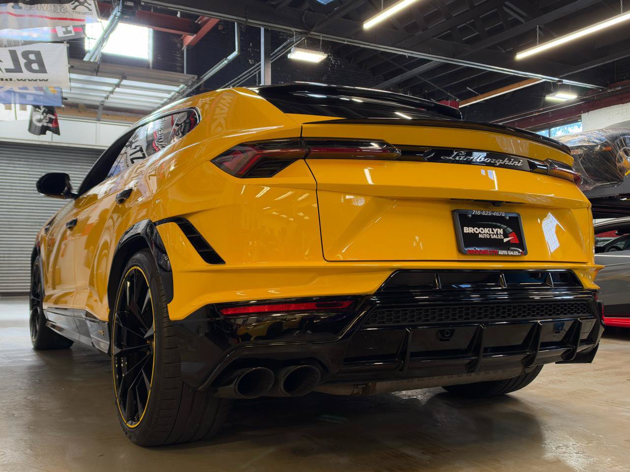 Used 2024 Lamborghini Urus S AWD/4WD image 10