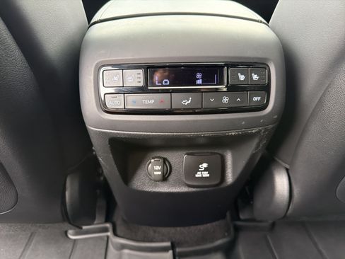 Used 2025 Hyundai Palisade Calligraphy AWD/4WD image 11