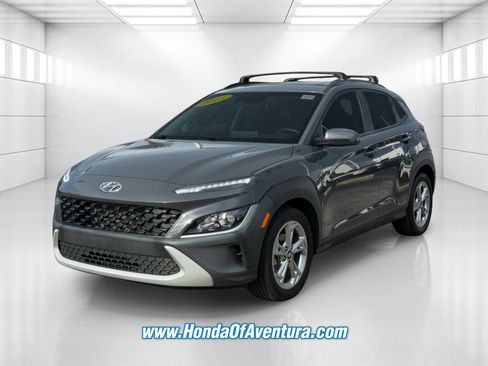 Used 2023 Hyundai Kona SEL w/ Convenience Package FWD image 3