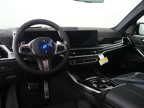 Used 2026 BMW X5 xDrive40i w/ M Sport Package AWD/4WD image 18