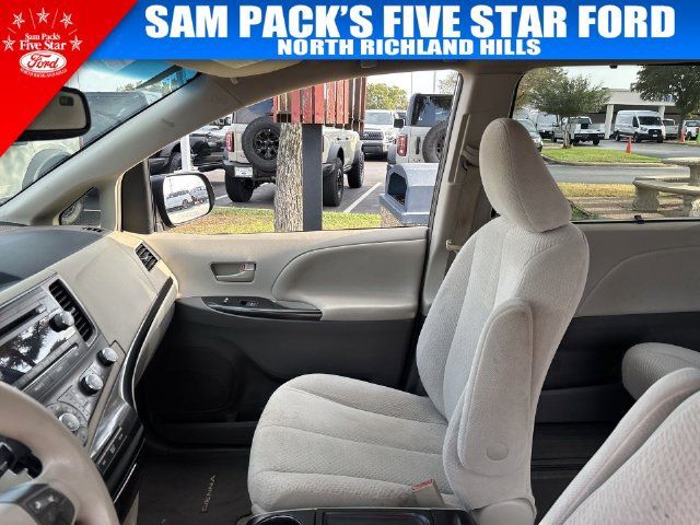Used 2012 Toyota Sienna LE FWD image 13