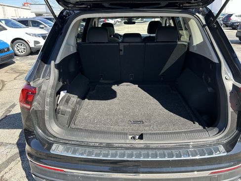 Certified 2023 Volkswagen Tiguan SE w/ Panoramic Sunroof Package image 27