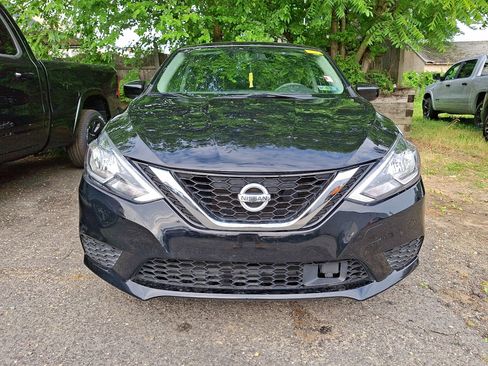 Used 2019 Nissan Sentra SV FWD image 2