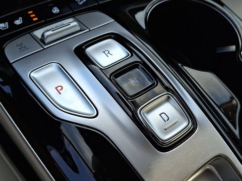 Used 2024 Hyundai Tucson Limited image 16