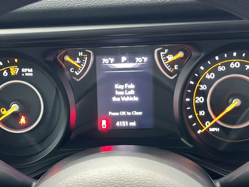 Used 2025 Jeep Gladiator Sport image 29