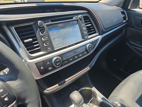 Used 2016 Toyota Highlander Limited Platinum AWD/4WD image 20