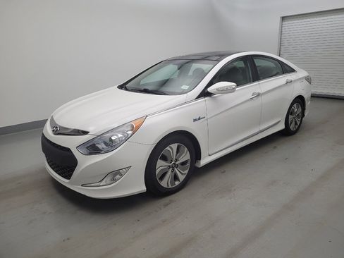 Used 2014 Hyundai Sonata Limited w/ Panoramic Sunroof Package 02 FWD image 2