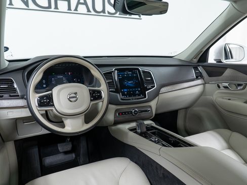 Certified 2023 Volvo XC90 B6 Plus w/ Protection Package Premier image 16