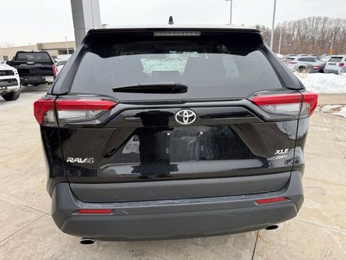 Used 2025 Toyota RAV4 XLE image 6