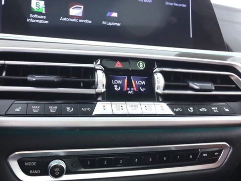 Used 2021 BMW X7 xDrive40i w/ Executive Package 2 AWD/4WD image 21