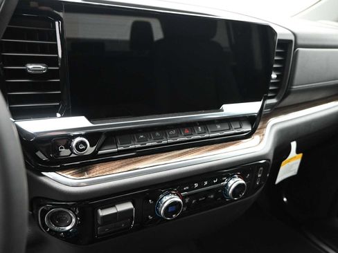New 2026 GMC Sierra 1500 Elevation image 13