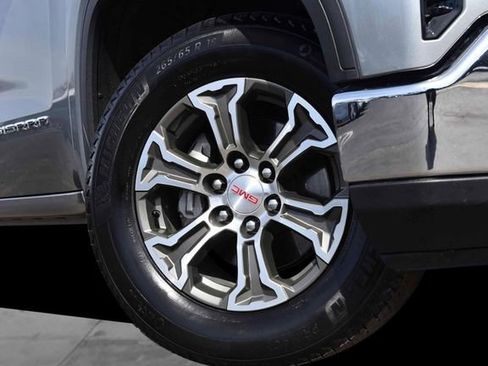 Used 2025 GMC Sierra 1500 SLT AWD/4WD image 3