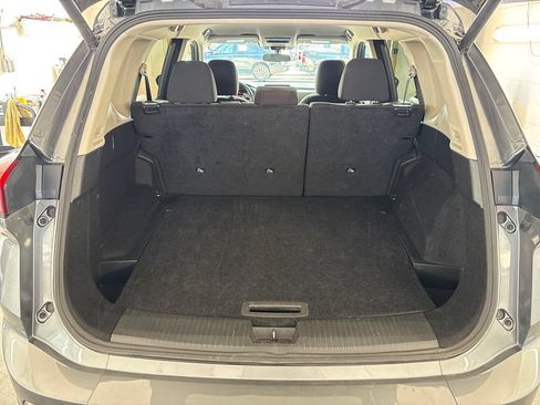 Used 2025 Nissan Rogue SV FWD image 30