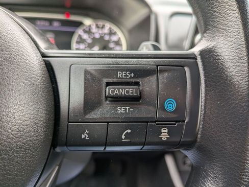 Used 2024 Nissan Rogue SV image 22