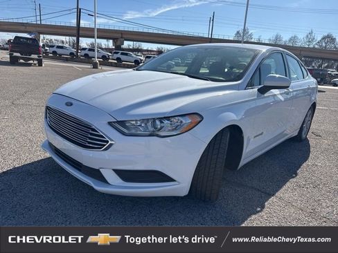 Used 2017 Ford Fusion S image 3