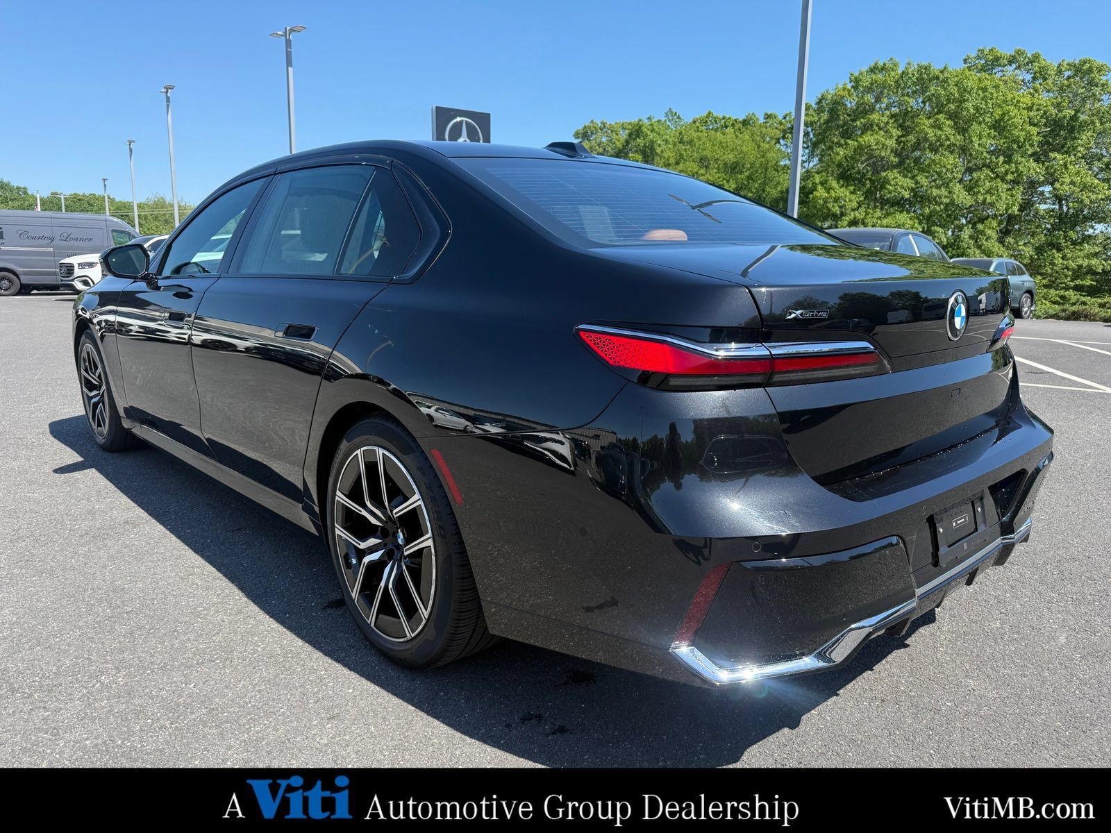 Used 2025 BMW 740i xDrive AWD/4WD image 6