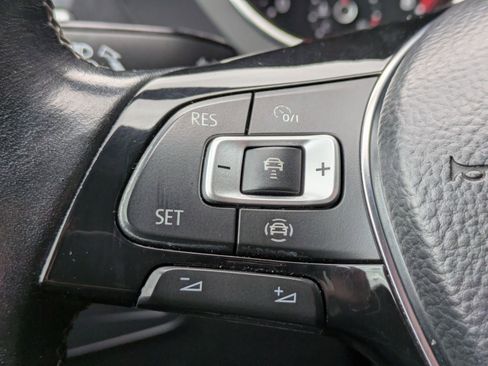 Used 2021 Volkswagen Tiguan SE R-Line FWD image 13