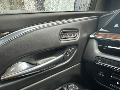 Used 2021 Cadillac Escalade Premium Luxury Platinum image 16
