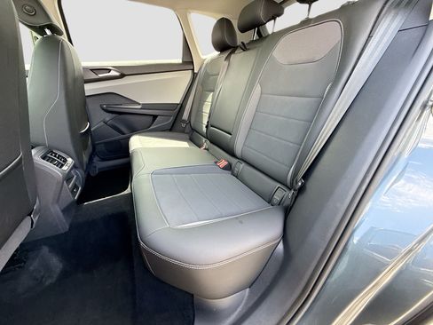 Used 2022 Volkswagen Taos SE FWD image 20