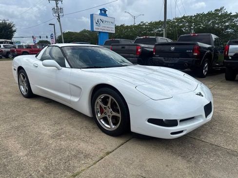 Used 2004 Chevrolet Corvette Coupe w/ Roof Package RWD image 26