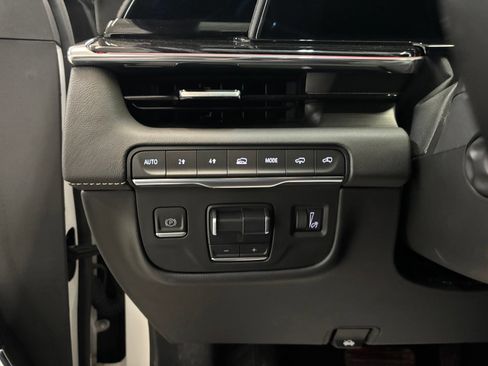Used 2023 Cadillac Escalade Sport w/ LPO, ONYX Package AWD/4WD image 14