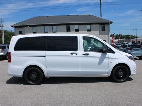 Used 2017 Mercedes-Benz Metris Passenger image 6