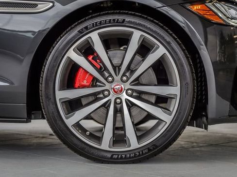 Used 2018 Jaguar XF S image 15