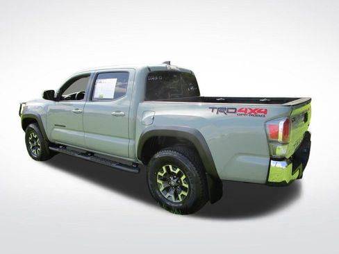 Used 2022 Toyota Tacoma TRD Off-Road AWD/4WD image 4