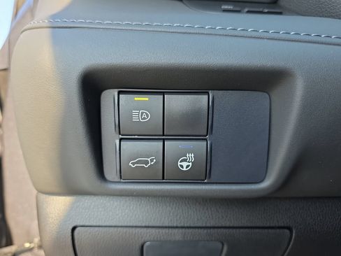 Used 2020 Toyota Highlander Limited FWD image 27
