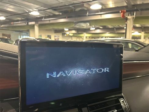 Used 2023 Lincoln Navigator Reserve image 15